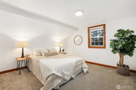 7217 SE Scomanov Lane Olalla WA 98359