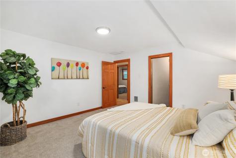 7217 SE Scomanov Lane Olalla WA 98359