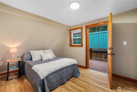 7217 SE Scomanov Lane Olalla WA 98359