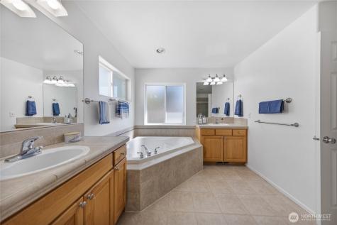 1123 S 36th Street Renton WA 98055