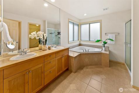 35638 8th Avenue SW Federal Way WA 98023