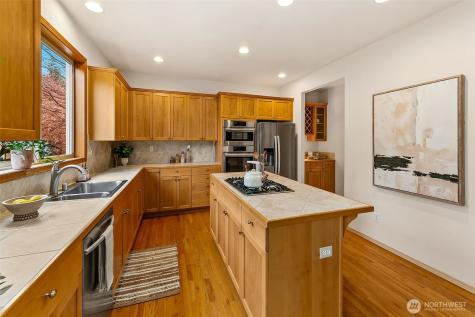 35638 8th Avenue SW Federal Way WA 98023
