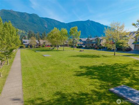 1748 Tannerwood Way SE North Bend WA 98045