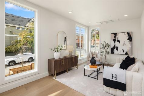 4417 2nd Avenue NE Seattle WA 98105