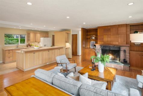 2965 74 Avenue SE Mercer Island WA 98040