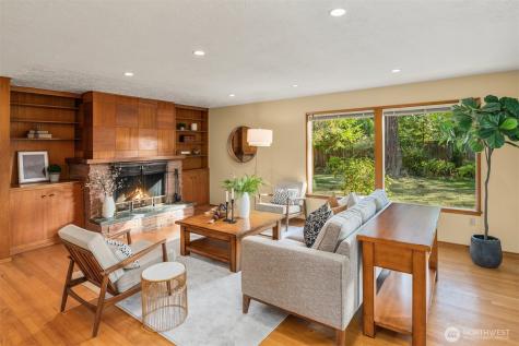 2965 74 Avenue SE Mercer Island WA 98040