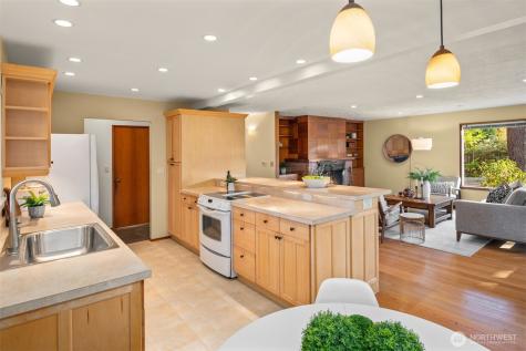 2965 74 Avenue SE Mercer Island WA 98040