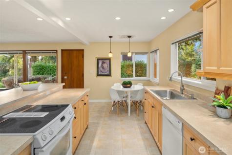 2965 74 Avenue SE Mercer Island WA 98040