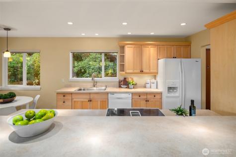 2965 74 Avenue SE Mercer Island WA 98040