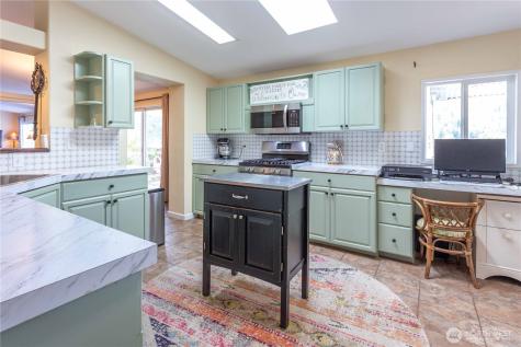 18566 Mason Court Mount Vernon WA 98274