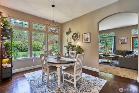 18248 240th Ave SE Maple Valley WA 98038