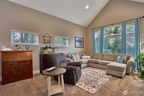 18248 240th Ave SE Maple Valley WA 98038