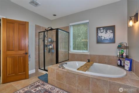 18248 240th Ave SE Maple Valley WA 98038