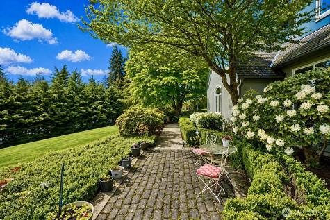 18248 240th Ave SE Maple Valley WA 98038