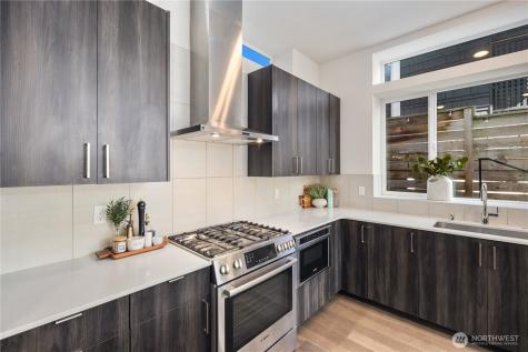 926 N 35th Street Seattle WA 98103