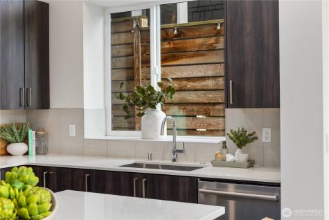 926 N 35th Street Seattle WA 98103