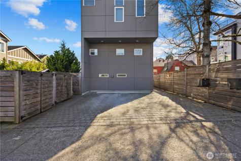 926 N 35th Street Seattle WA 98103