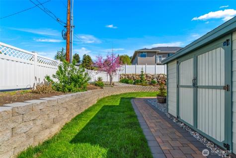 2220 Michael Brooke Wenatchee WA 98801