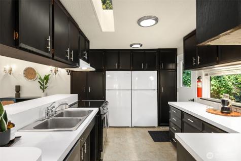 10825 Brownsville Highway NE Poulsbo WA 98370