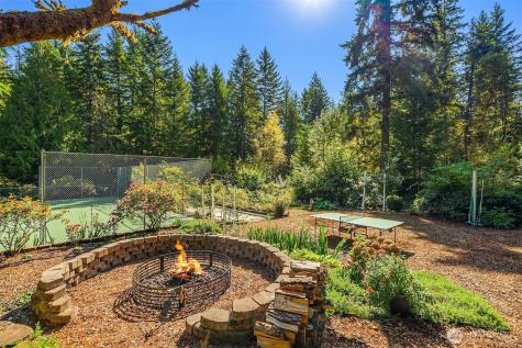 10825 Brownsville Highway NE Poulsbo WA 98370