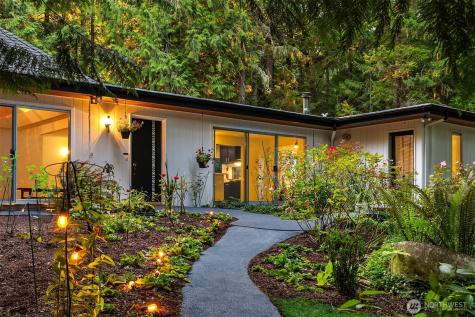 10825 Brownsville Highway NE Poulsbo WA 98370