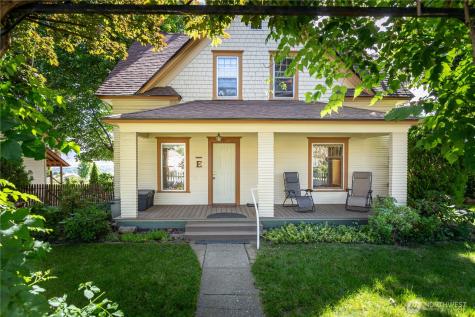 701 Woodward Drive Wenatchee WA 98801