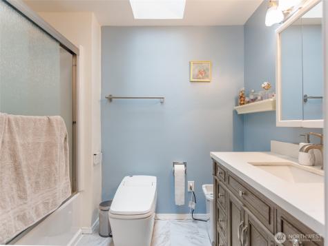 411 S 328th Place Federal Way WA 98003