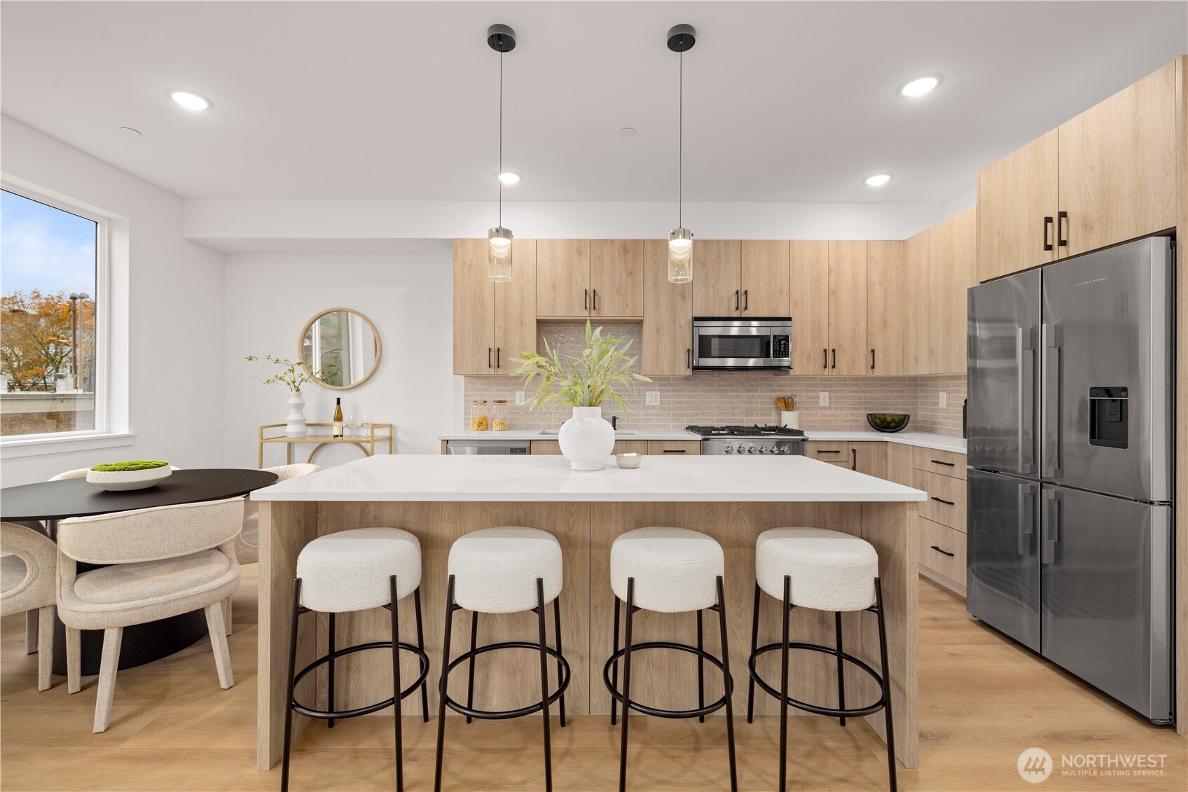 6546 Latona Avenue NE Seattle WA 98115