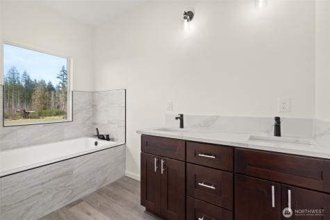 107 Winwood Lane Winlock WA 98596
