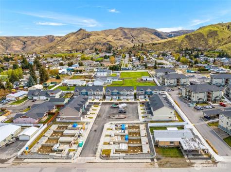 1075 Red Apple Road Wenatchee WA 98801