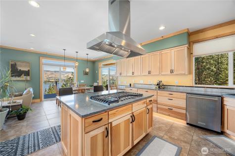 31 Cougar Crossing Lane Chelan WA 98816