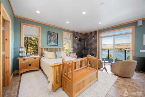 31 Cougar Crossing Lane Chelan WA 98816
