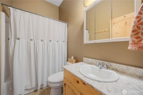 31 Cougar Crossing Lane Chelan WA 98816