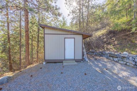 31 Cougar Crossing Lane Chelan WA 98816