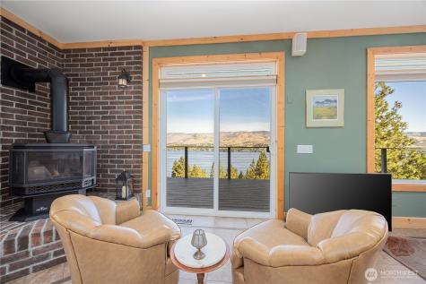31 Cougar Crossing Lane Chelan WA 98816