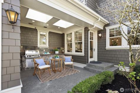 2212 77th Avenue SE Mercer Island WA 98040