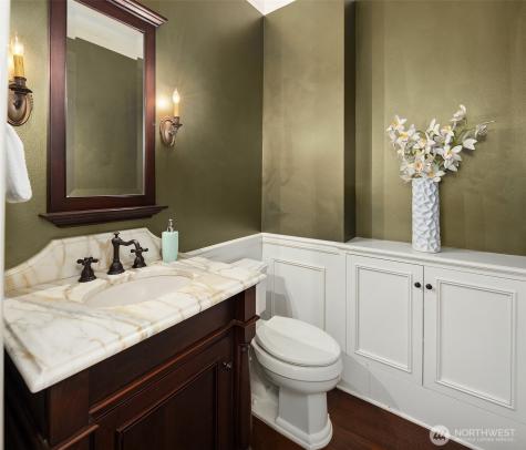 2212 77th Avenue SE Mercer Island WA 98040