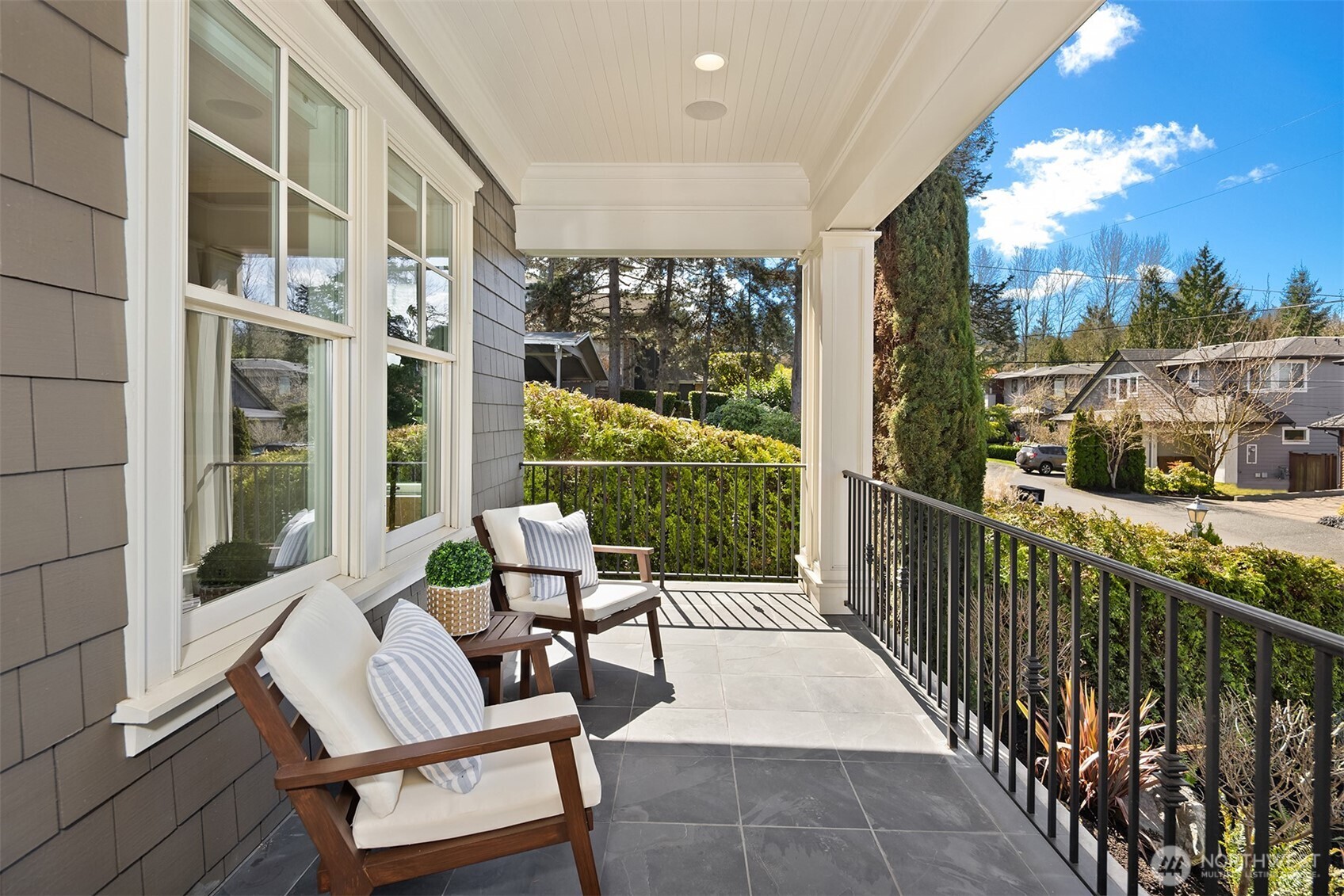 2212 77th Avenue SE Mercer Island WA 98040