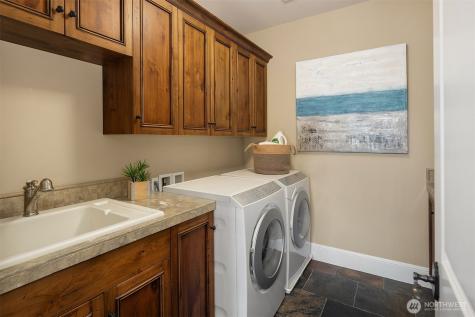 2212 77th Avenue SE Mercer Island WA 98040