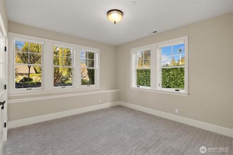 2212 77th Avenue SE Mercer Island WA 98040