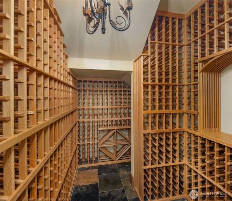 2212 77th Avenue SE Mercer Island WA 98040