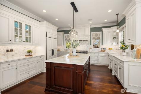 2212 77th Avenue SE Mercer Island WA 98040