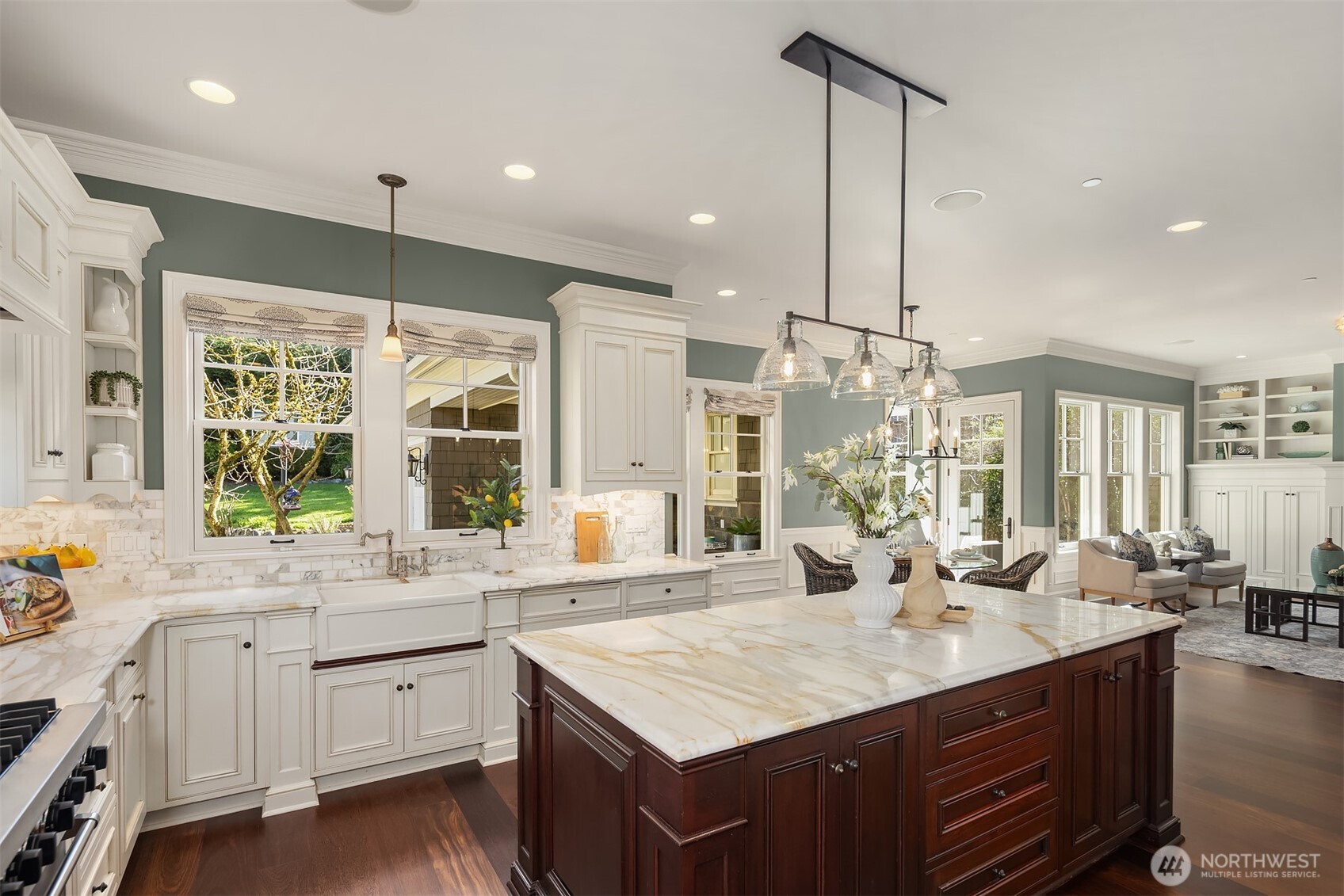 2212 77th Avenue SE Mercer Island WA 98040