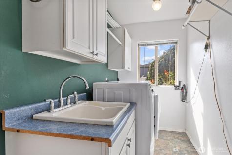 715 Onamac Way Camano Island WA 98282