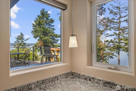 715 Onamac Way Camano Island WA 98282