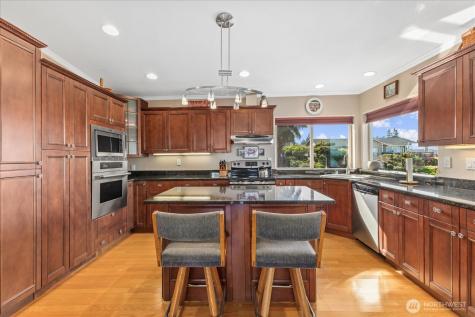 715 Onamac Way Camano Island WA 98282