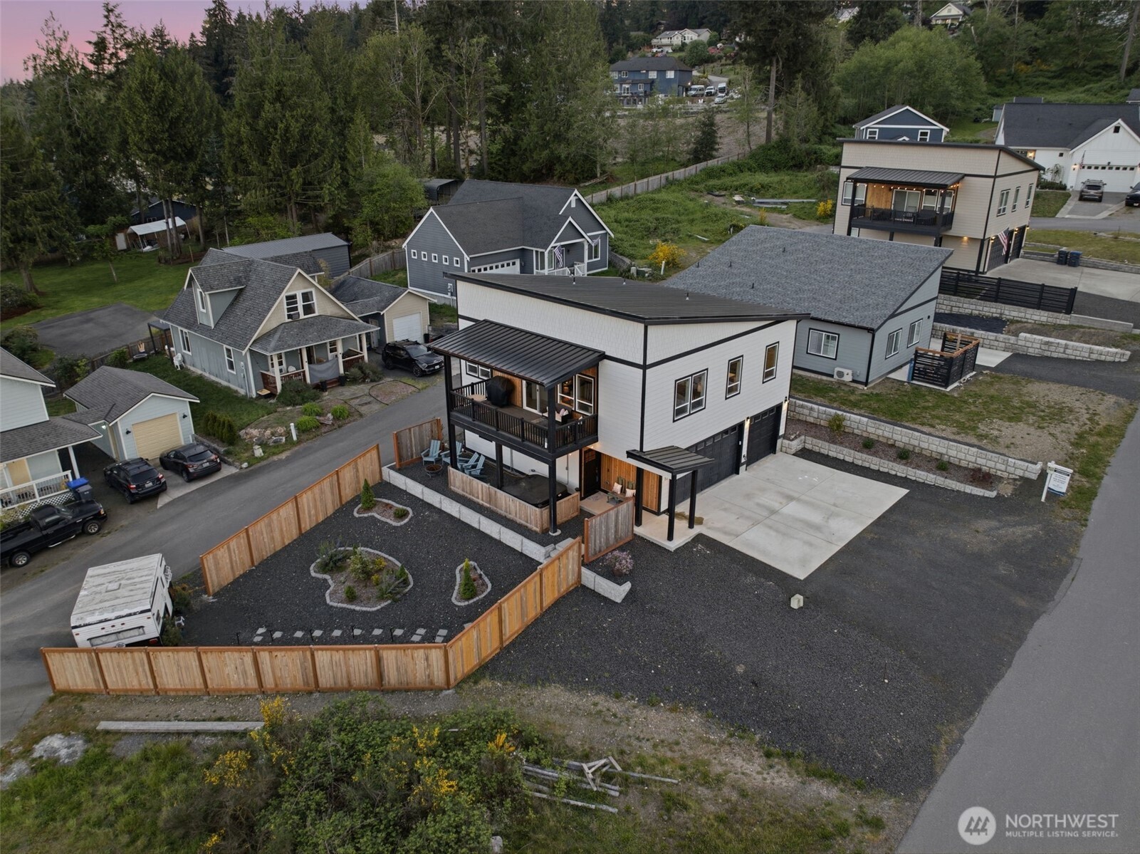 17 E Sellegren Road Allyn WA 98524