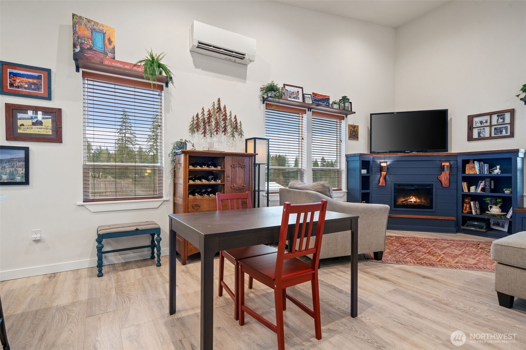 17 E Sellegren Road Allyn WA 98524