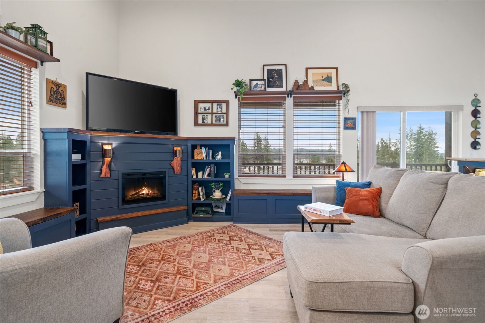 17 E Sellegren Road Allyn WA 98524