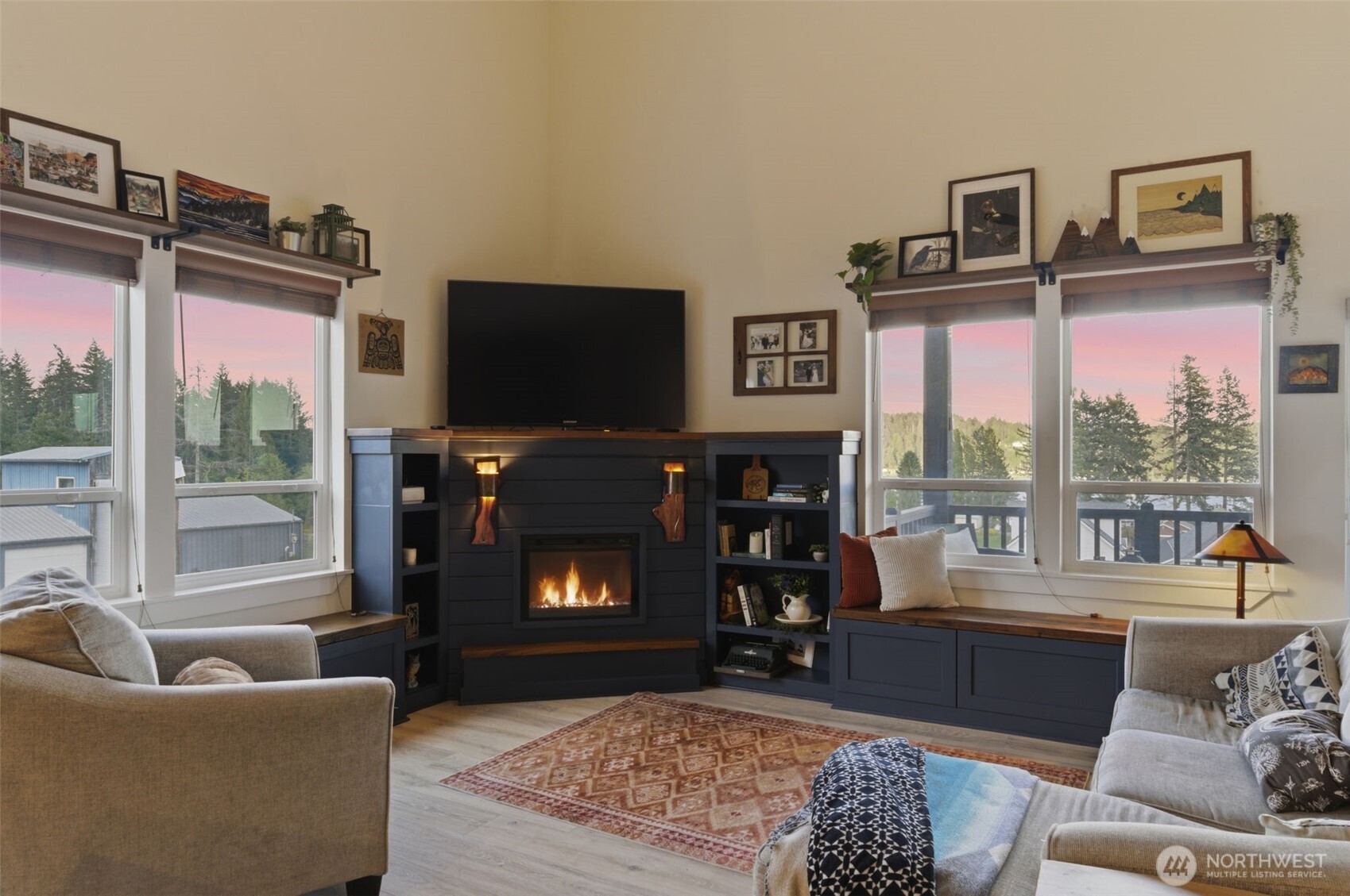 17 E Sellegren Road Allyn WA 98524